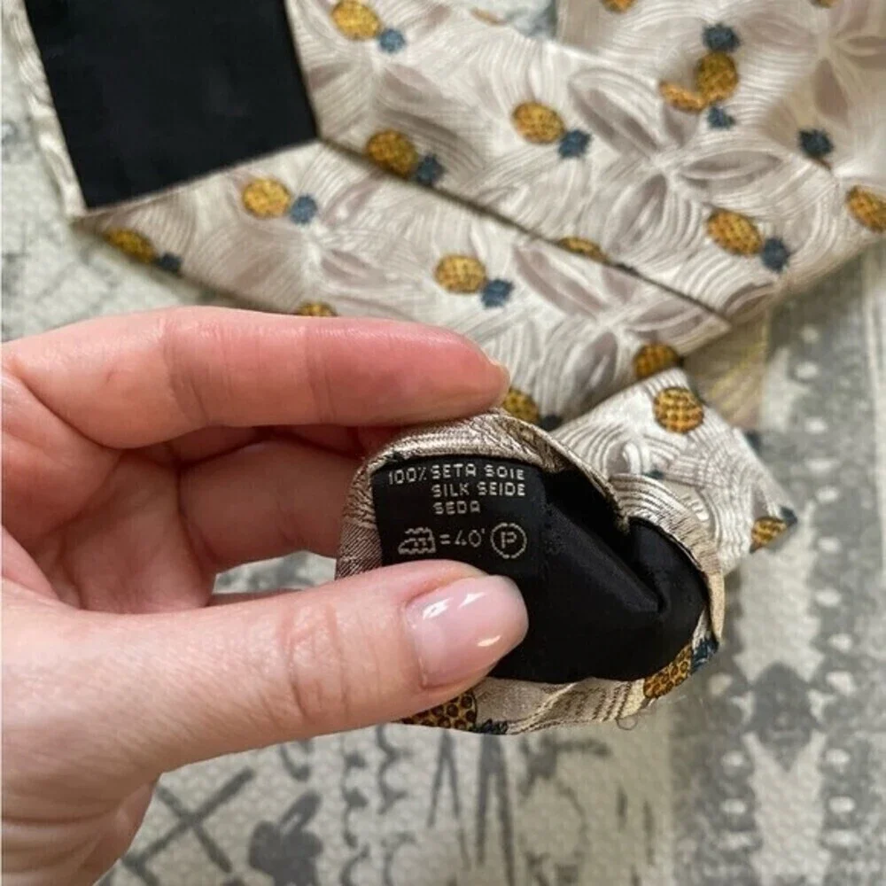 🌸 clearance Ermenegildo Zegna pineapple 100%‎ silk tie